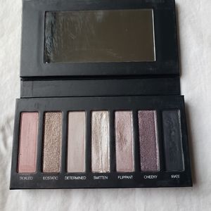 MOODSTRUCK ADDICTION SHADOW PALLETTE 3 by Younique